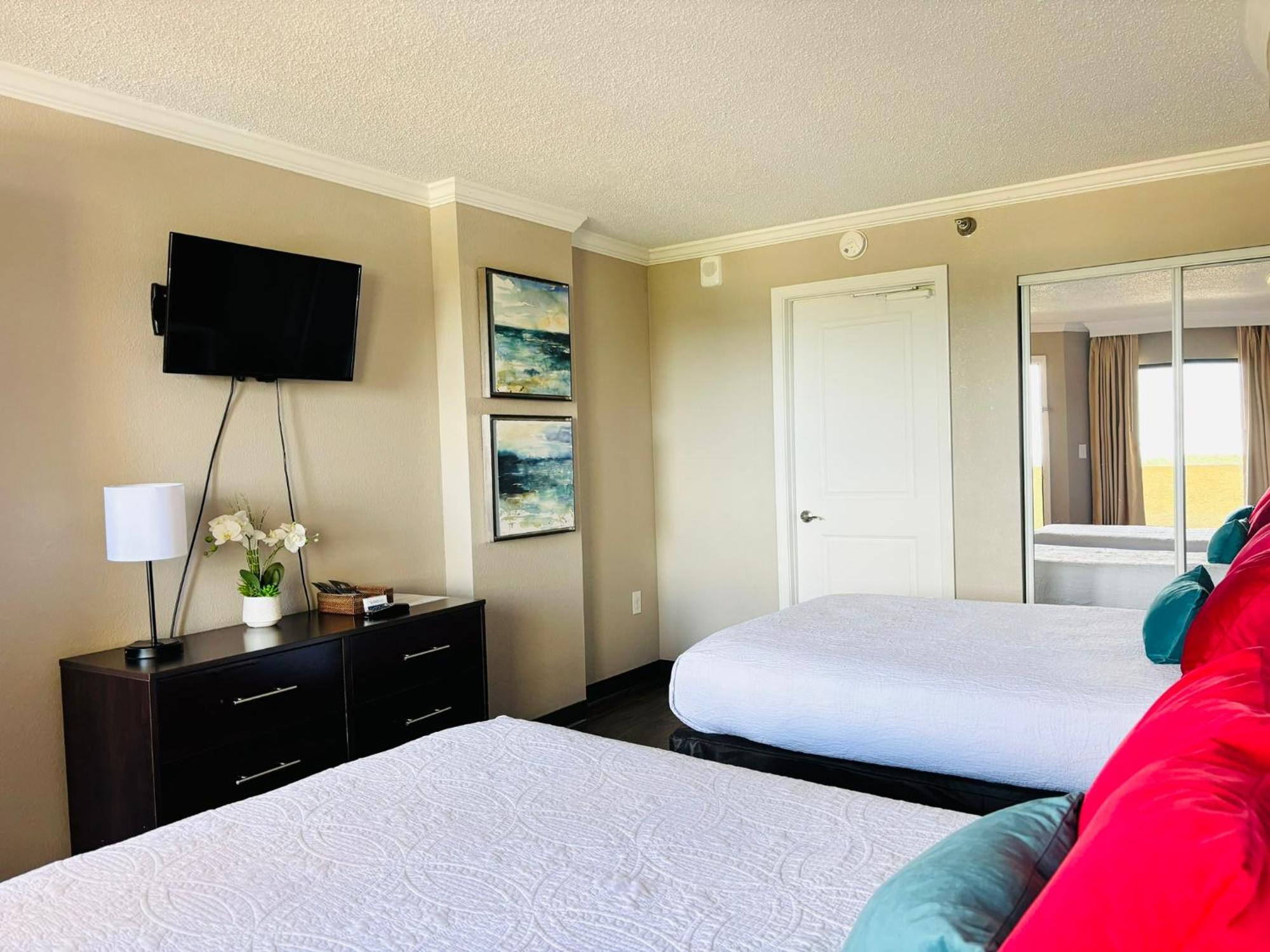 Azure Bliss Oceanfront Condo Sleeps 6 Мертл-Біч Екстер'єр фото